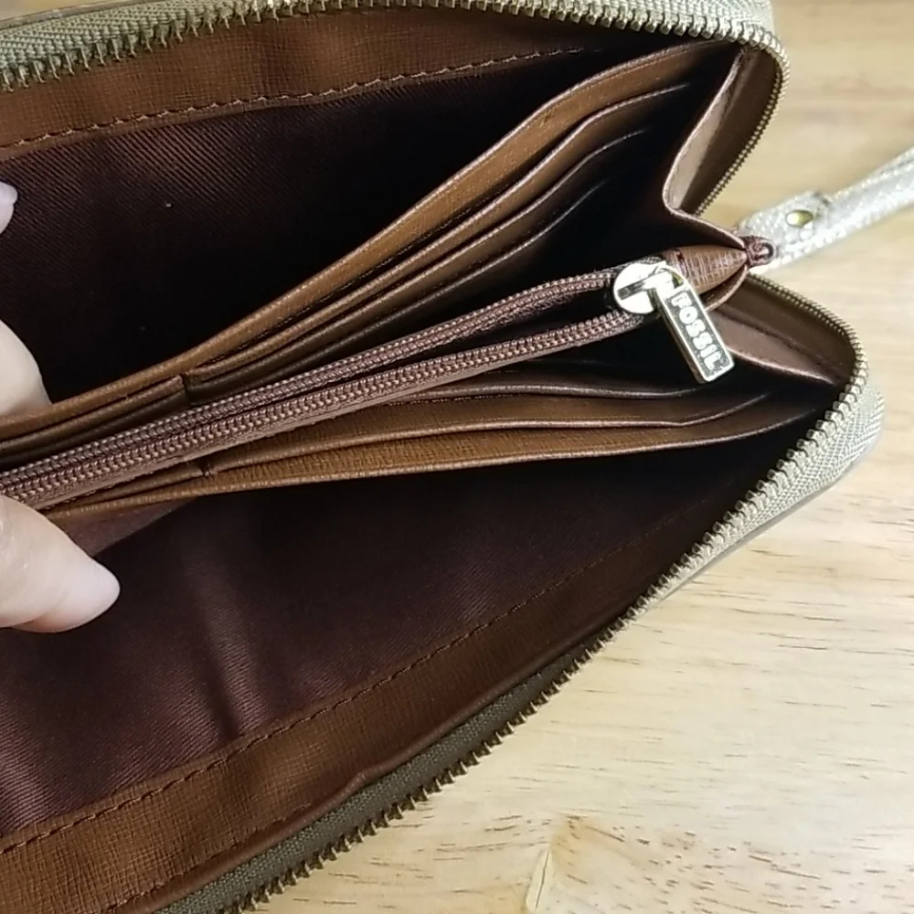 Fossil Wristlet Clutch Genuine Leather Retro Y2K Wallet Collectible